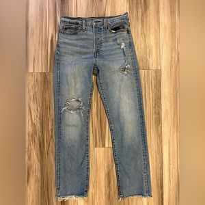 Levi’s Wedgie Distressed Straight Jeans size 28